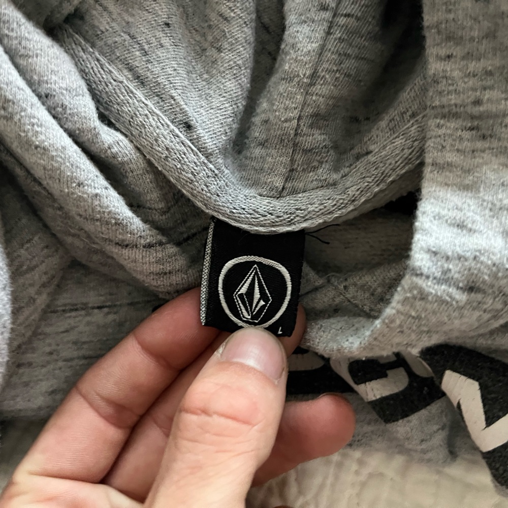 VOLCOM 2 TONE HOODIE - Picture 2 of 2